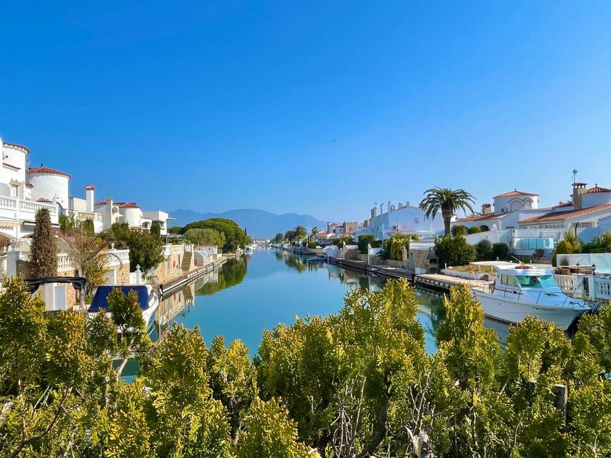 Apartamento Vistas Al Mar Aire Acondicionado Wifi Empuriabrava Luaran gambar