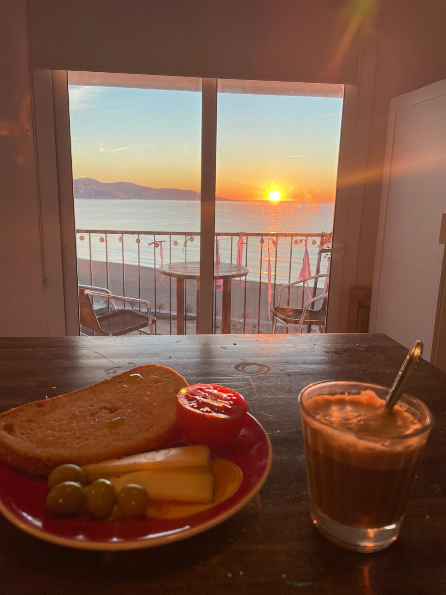 Apartamento Vistas Al Mar Aire Acondicionado Wifi Empuriabrava Luaran gambar